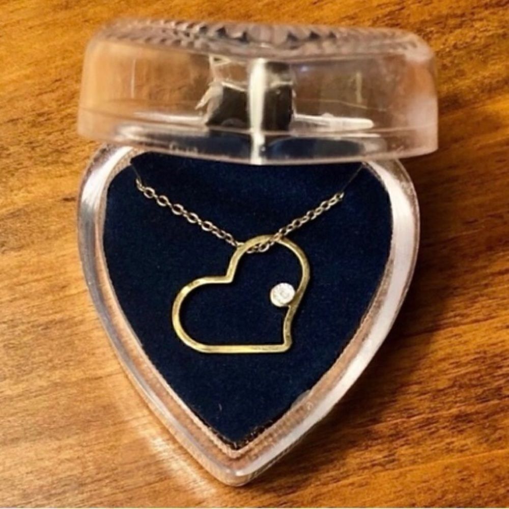 Gold Tone Sweetheart Necklace